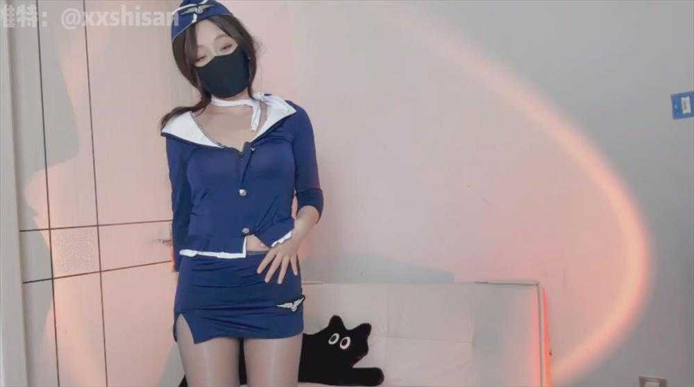 星十三最新作品-空姐的特殊服务[770M]）2