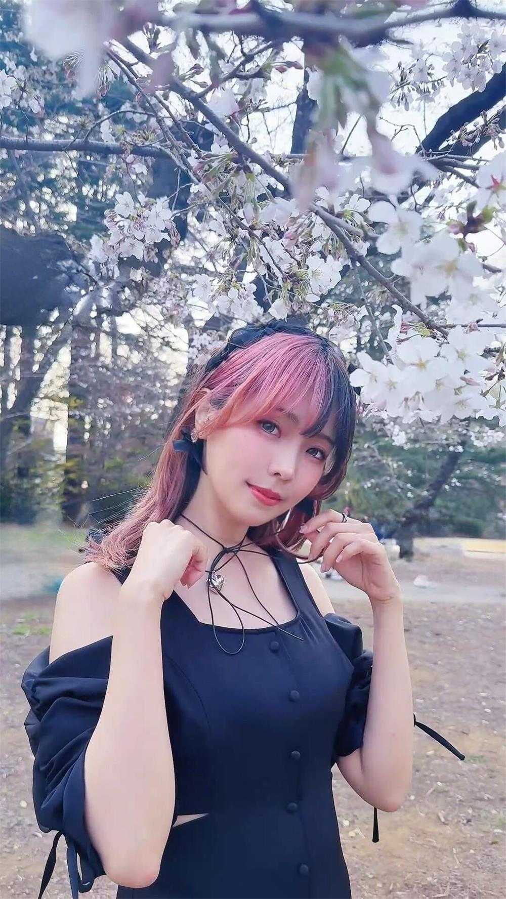 [elyee子] 2025年4月订阅 [92P/9V/310M]（）4